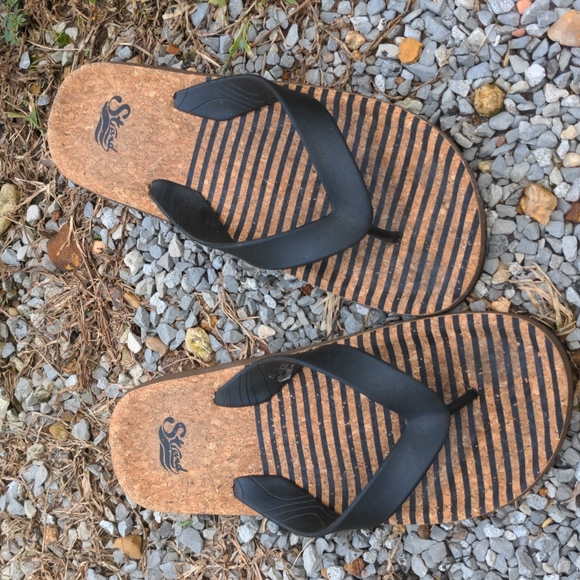 Strand Men's Black with Cork Sole Flip-Flops - Picture 12 of 13